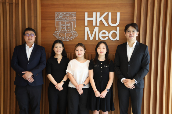 研究團隊成員包括（右起）：Youngwon Kim博士、 王夢瑤、 Haeyoon Jang、 駱珊博士和歐陽兆倫博士